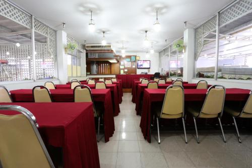 Facilities, Chomdoi House Hotel near Wang Bua Ban - Ban Chang Kian Loop Parking