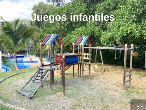 兒童遊樂場, ""Apto 2 Habit, 4 piscinas, Dcto GENIUS, Check in-out extendidos, a 1 cuadra del parque -Ciudadela d in 聖赫羅尼莫