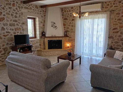 Petrino House in Margariti