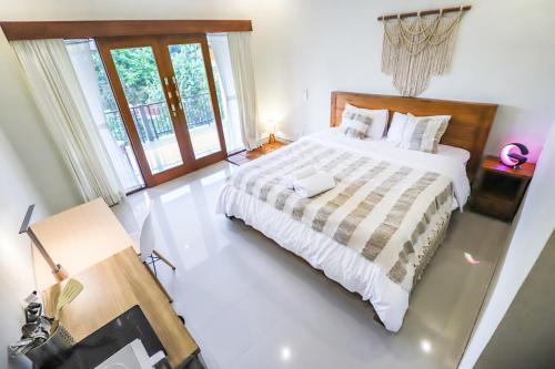 Modern Room w/ Desk, Kitchenette & 2 Rest Zones-1, Ubud