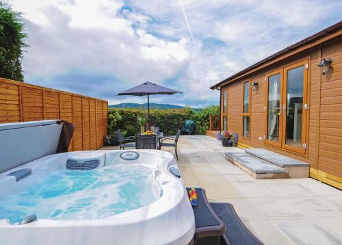 Exterior view of Avon Wood