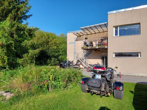 Exterior view, Sorve Guest House in Padaste