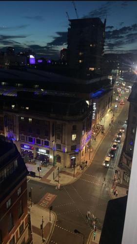 Winners of 2025 traveller Award, Elegant two bedroom city central apartment with Netflix & WiFi, Leeds (foto 10)