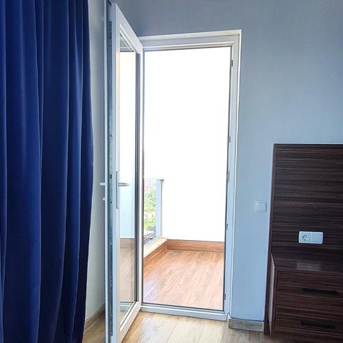 Seaside 2-Room 3-Balconies Apt#12 Stunning View - Tap to explore photos