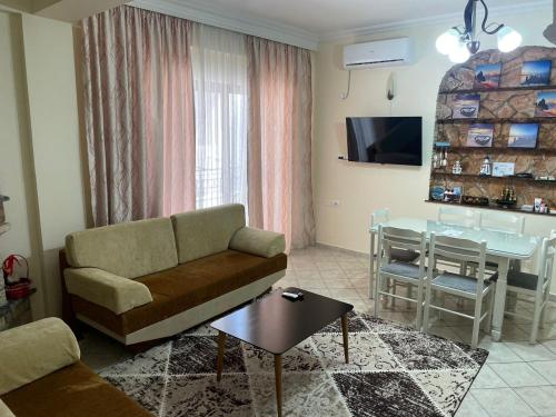 Ortus Rooms – Saranda, OR