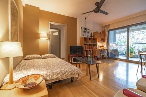 Lux clevercomfy appartmentthe center of Athens