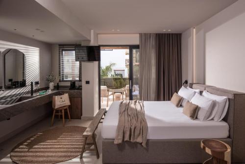 Soleil Rooms and Suites in Malia