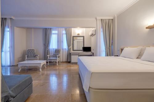 Hanedan Beach Hotel in فوكا