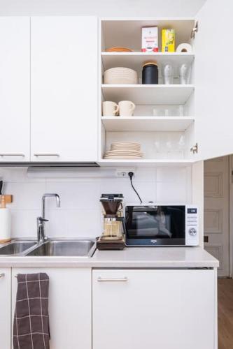 Elegant Studio in Downtown - Free Wi-Fi, Helsinki (foto 8)