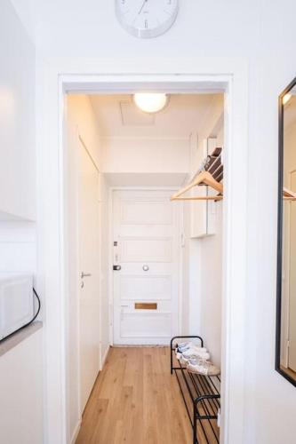 Elegant Studio in Downtown - Free Wi-Fi, Helsinki (foto 10)