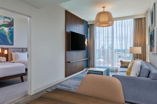 Signature, Suite, 2 Queen, Sofa bed (Includes Early Entry To Disney Theme Parks) image 3