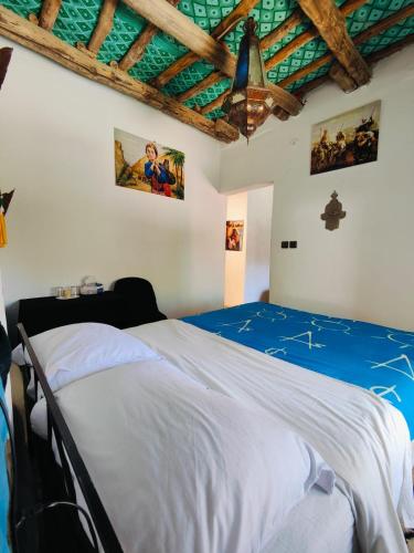 1 double bed, 3 twin beds