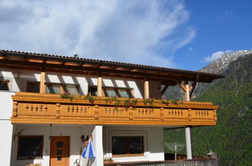 外部景觀, Alpenblick Lodge Tscholl in 馬爾特羅