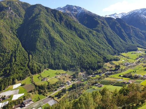 周邊環境, Alpenblick Lodge Tscholl in 馬爾特羅