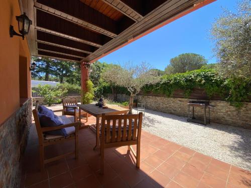 Kert, Casa RAS in Montras
