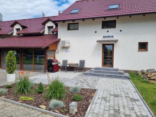 Viesnīcas āriene, Wellness Penzion HORSE FARM in Bravantice