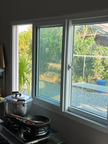 Spacious & Picturesque Retreat near National Park! in Ta Phraya