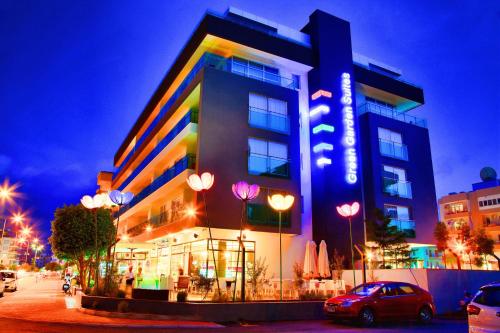 Green Garden Suites Hotel - image 13
