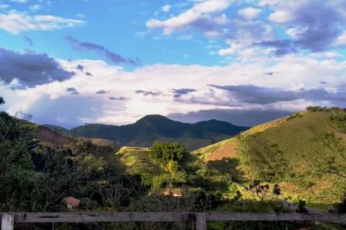 . Chalé com vista para montanha na CERVEJARIA JYBÁ