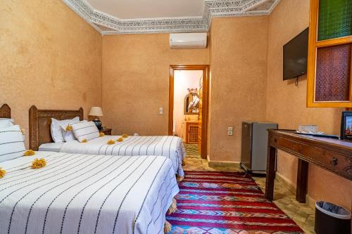 Twin Room image 4