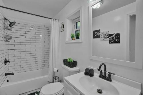 Around the corner to PPL Center! With secured parking 1st floor unit in Allentown, USA