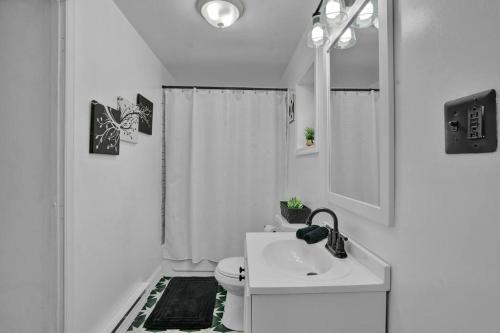 Around the corner to PPL Center! With secured parking 1st floor unit in Allentown, USA