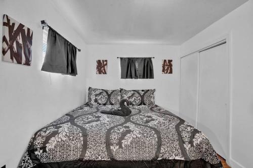 Around the corner to PPL Center! With secured parking 1st floor unit Around the corner to PPL Center! With secured parking 1st floor unit