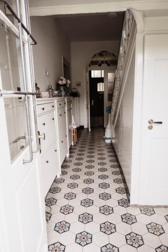 ทางเข้า, Im alten Pastorat in เกรเวนโบรอิช