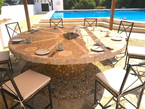 Villa Tropicana Majorca sleeps 10 Huge Pool