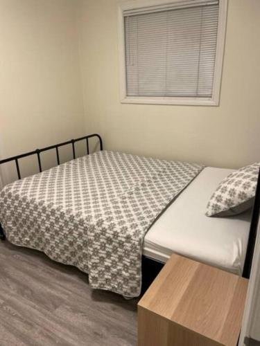 Long stay cozy 2BR close to JoyceSkytrain near downtown Vancouver in Vancouver, Canada