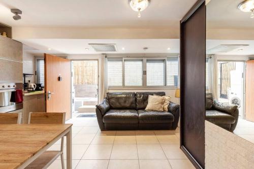 Studio with garden, 5 min walk to the sea, Tel Awiw (zdjęcie 4)
