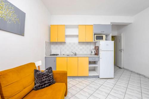 One-Bedroom Apartment with Sea View image 10