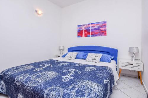One-Bedroom Apartment with Balcony image 7