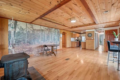 บริการและสิ่งอำนวยความสะดวก, The River Stables in St. Charles, MO in ฮาเซิลวูด (MO)