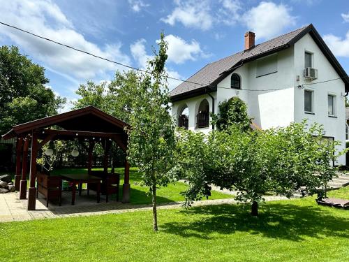 Three-Bedroom House with Terrace