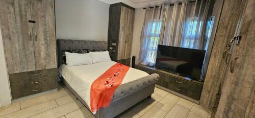 Large home for Ethikweni Events – khách sạn tại Pinetown