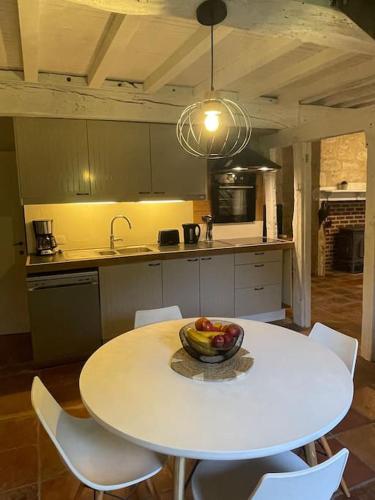 Gite La Chartreuse avec piscine in Prayssas