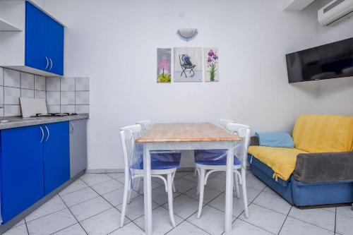 One-Bedroom Apartment with Balcony image 10