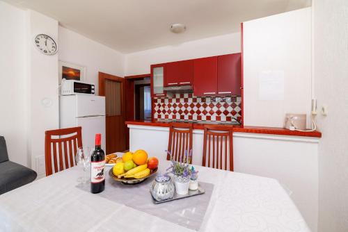 Apartments Mato - image 9