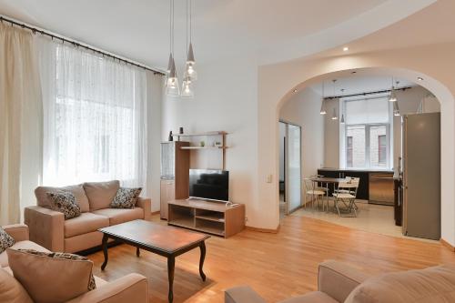 Spacious 82m2 Elegant Flat in the Heart of Riga