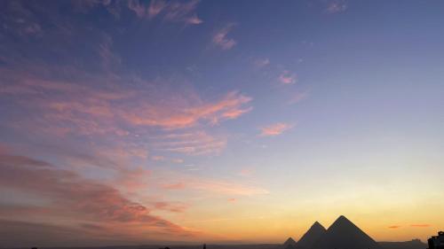 FAMILY ROOM ASSER PYRAMIDS VIEW HOTEL - image 9