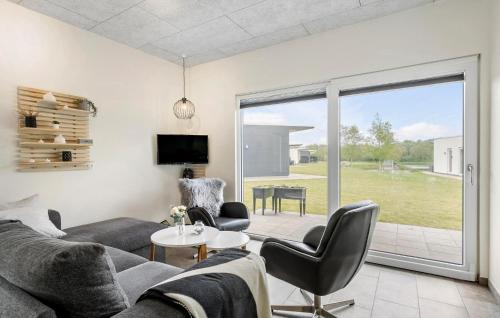 3 Bedroom Gorgeous Home In Ringkøbing in Hee