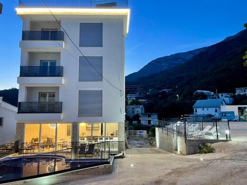 Relax Apartmani in Sutomore