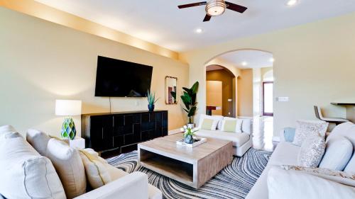 Serenity & Luxury: Waterfront Oasis w Private Pool, Bradenton (zdjęcie 4)