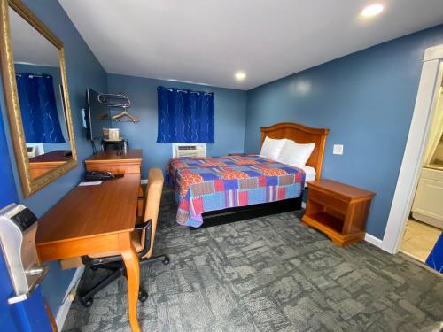 Royal Inn Claremont - image 2