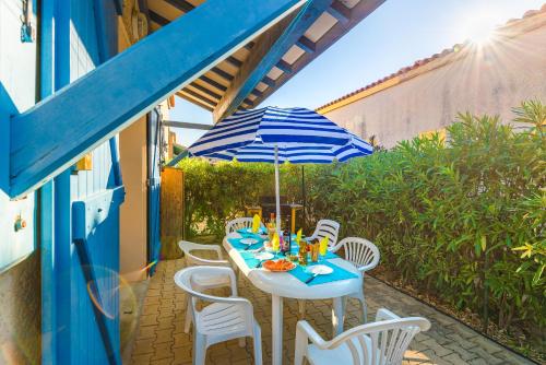 Lagrange Vacances Les Maisonnettes*** - Accommodation - Sainte-Marie-Plage