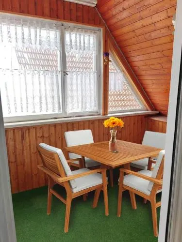 Wohnung Beth im Dachgeschoss mit Balkon in Lonnerstadt, Deutschland