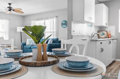 Gorgeous Condo Near No-Drive Beach with Pool, Barbecue Grill & River Access! in New Smyrna Beach, USA