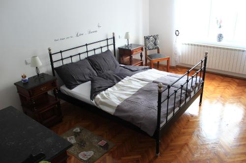 M&M Apartment
