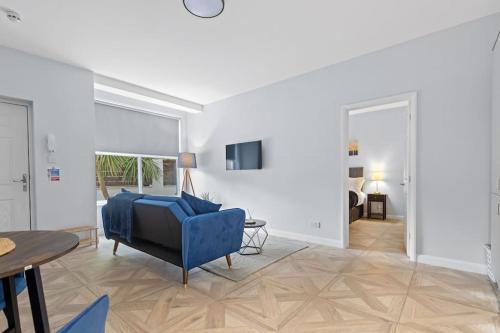 Modern Apartment Off-Road Parking King Bed Suite 1 in 馬佩爾里